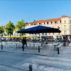 Down-town 1 Bedroom Flat Apartment