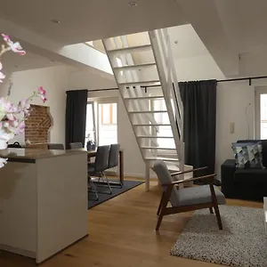 Ilot Sacre Apartment